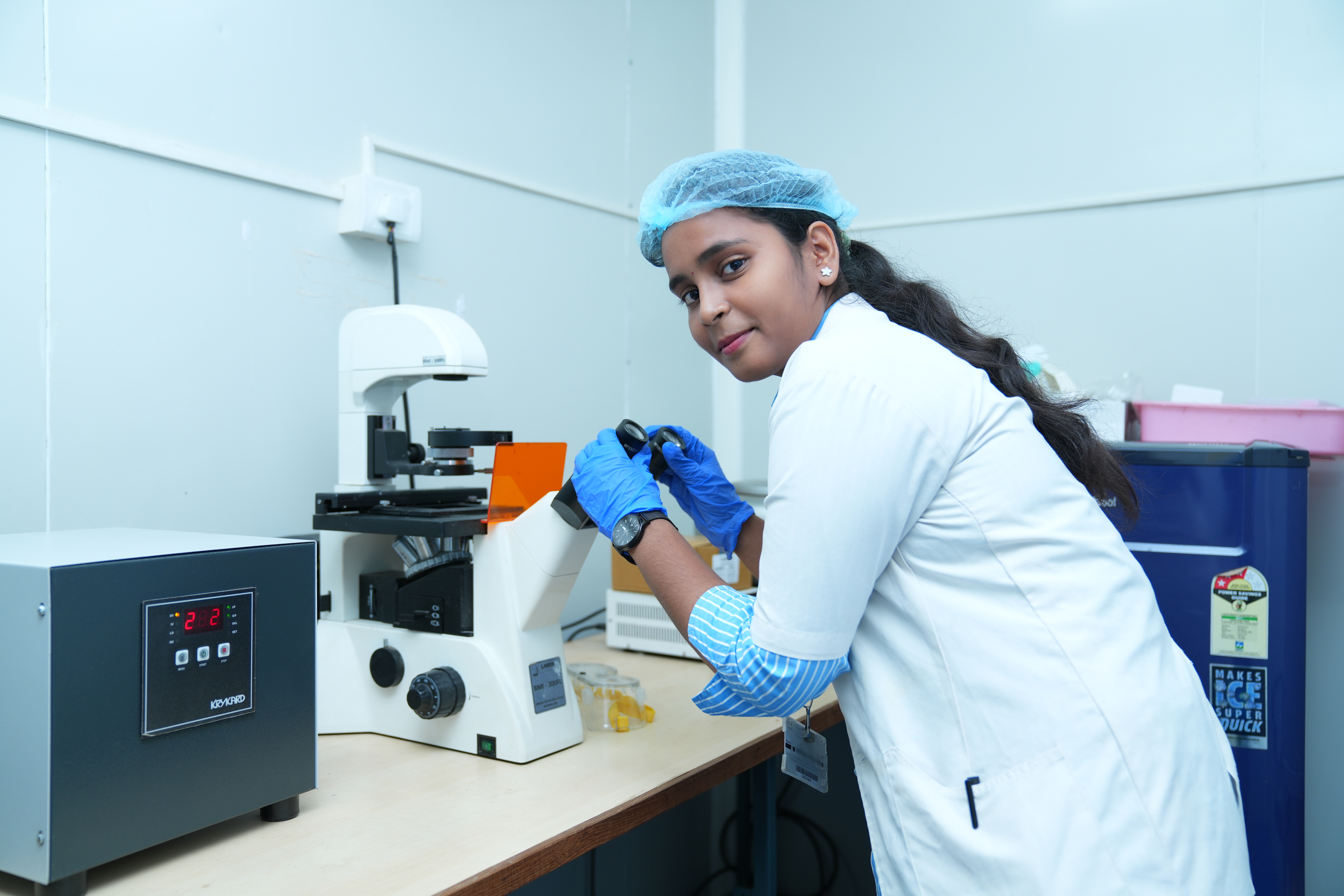 dep_assets/images/Biotechnology/BIgeneralLab2.jpg