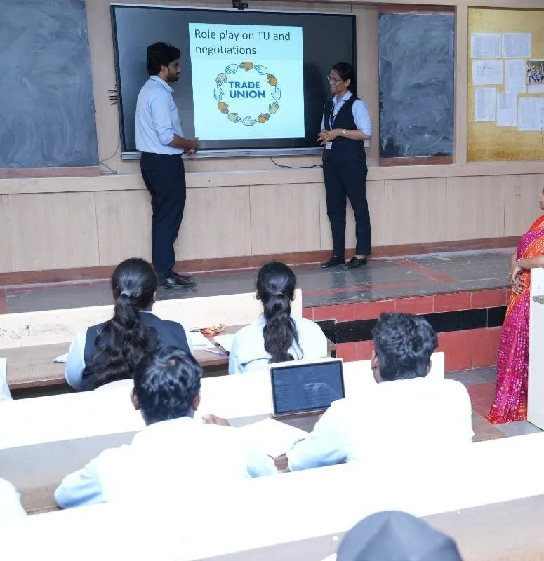 dep_assets/images/teaching_mba_04.webp