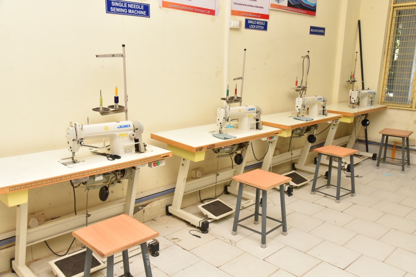 dep_assets/images/ttfacilities/ttLab_facilities_3.jpg