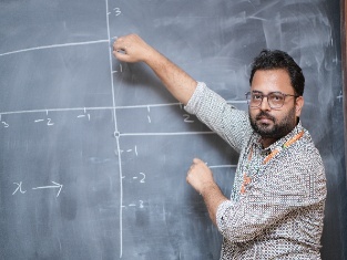 dep_assets/research_fac/maths/cl4_maths_img7.jpeg